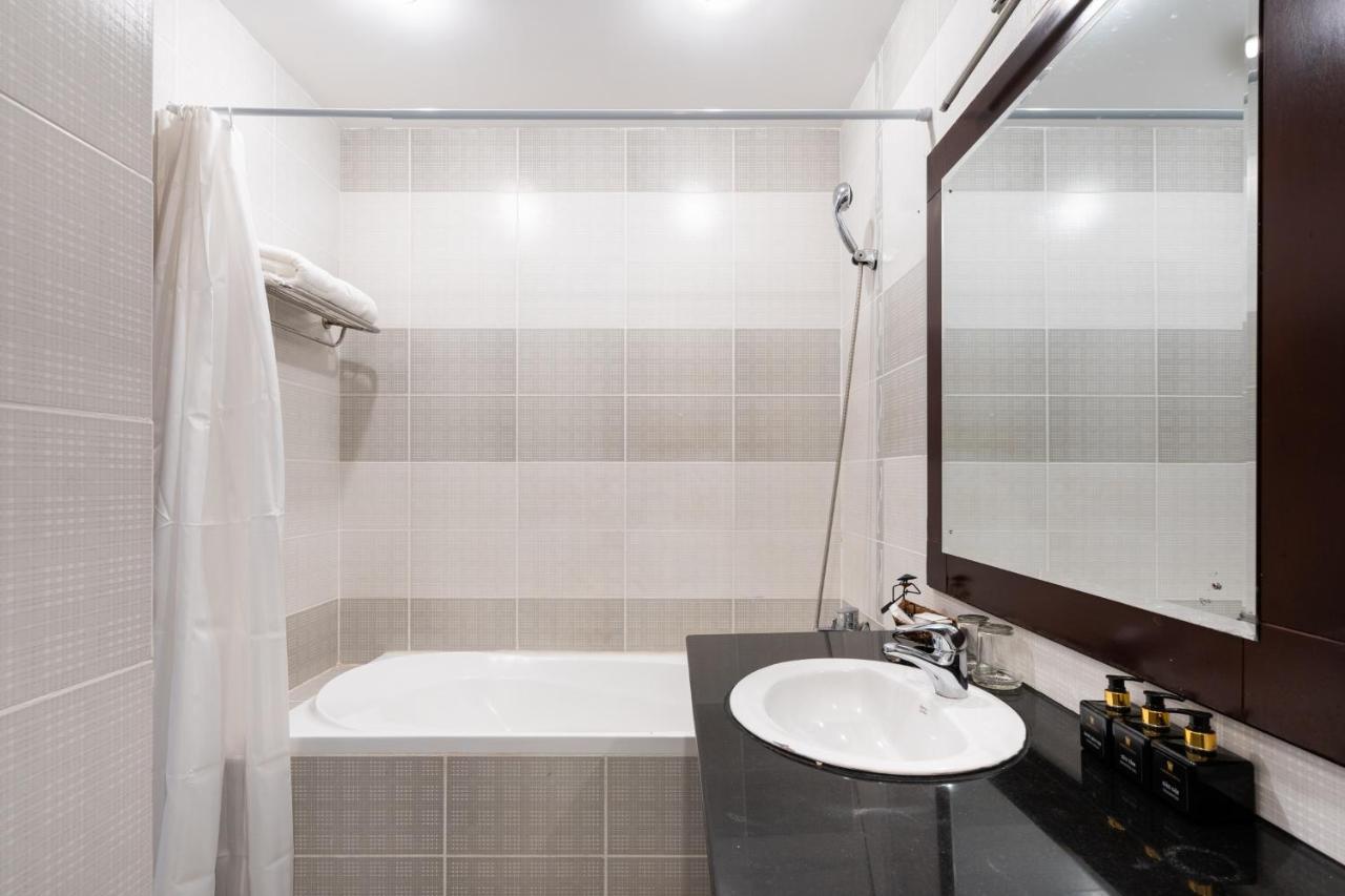A&A Toronto Hotel Хошимин Екстериор снимка